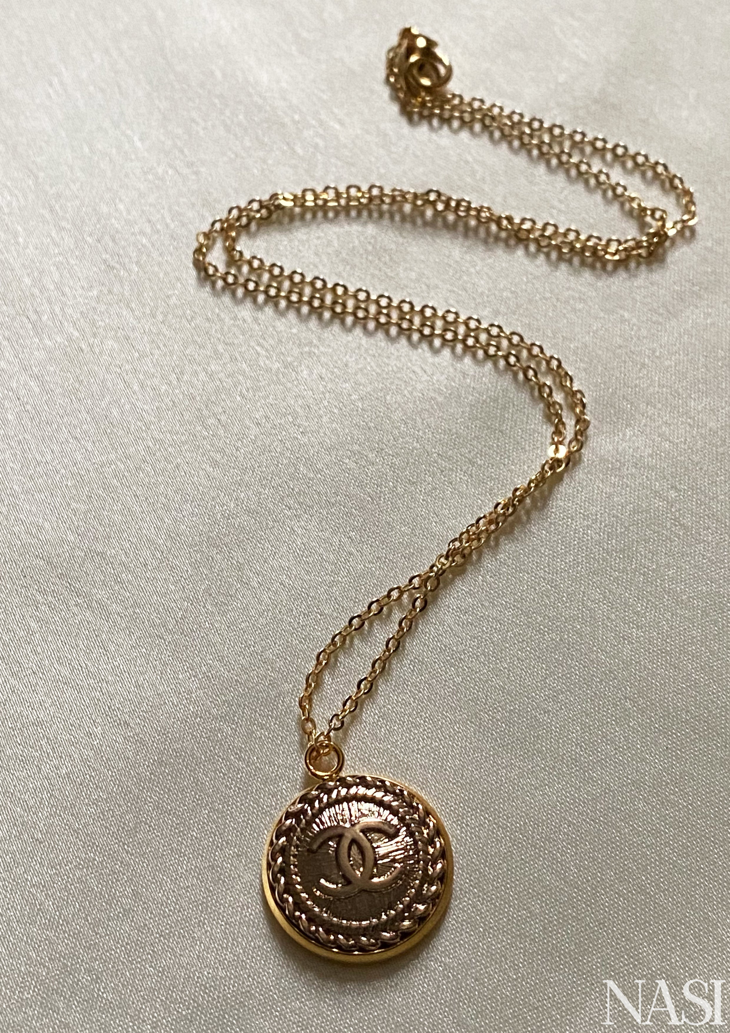 vintage chanel button necklace