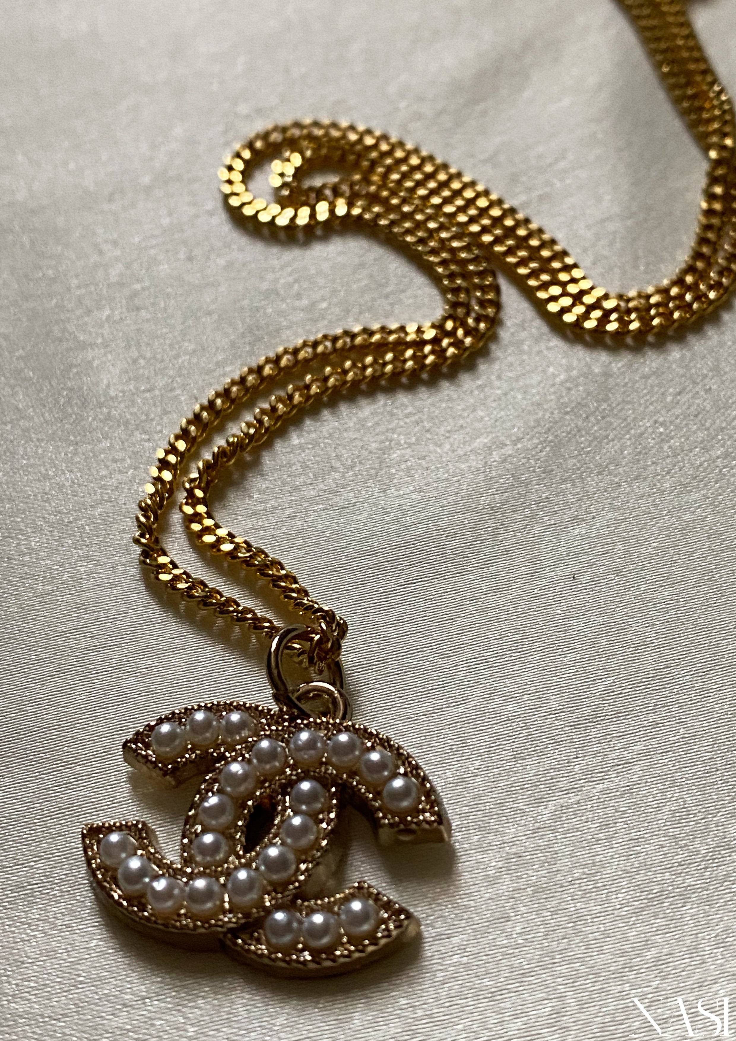 Gold Chanel CC Pendant Necklace | RvceShops Revival | White Cashmere Chanel  Top